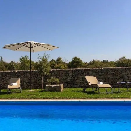 Villa Vila Danieli Ii