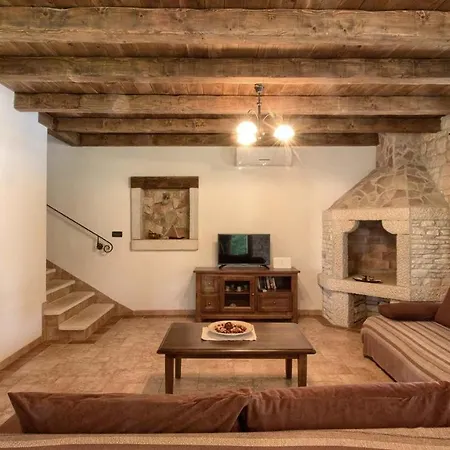 Vila Danieli Ii *